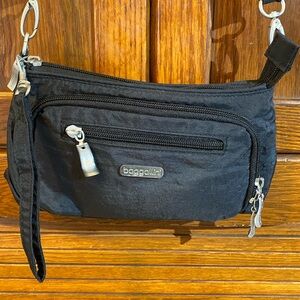 BAGGALLINI Purse black with tan lining small